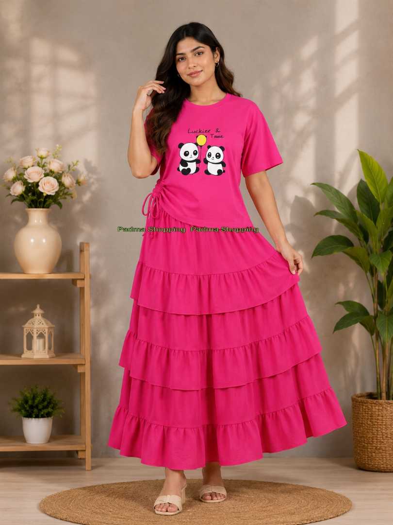 উন্নতমানের,স্কার্ট,এবং,টি-শার্ট